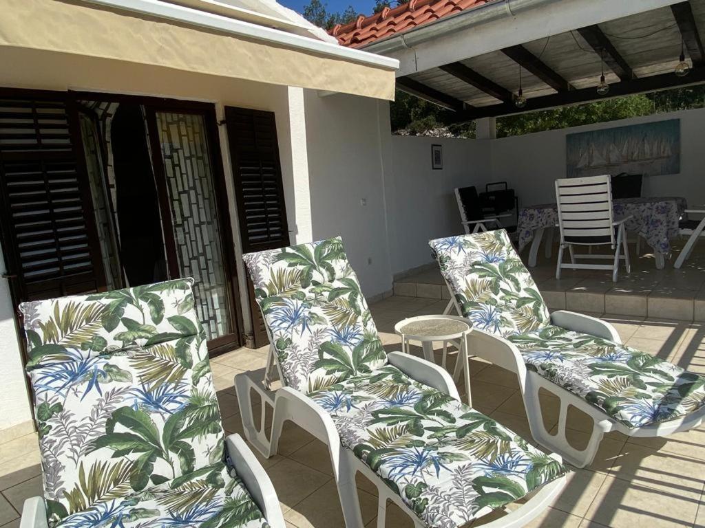 Apartment In Maslinica 70M From The Sea Exteriér fotografie