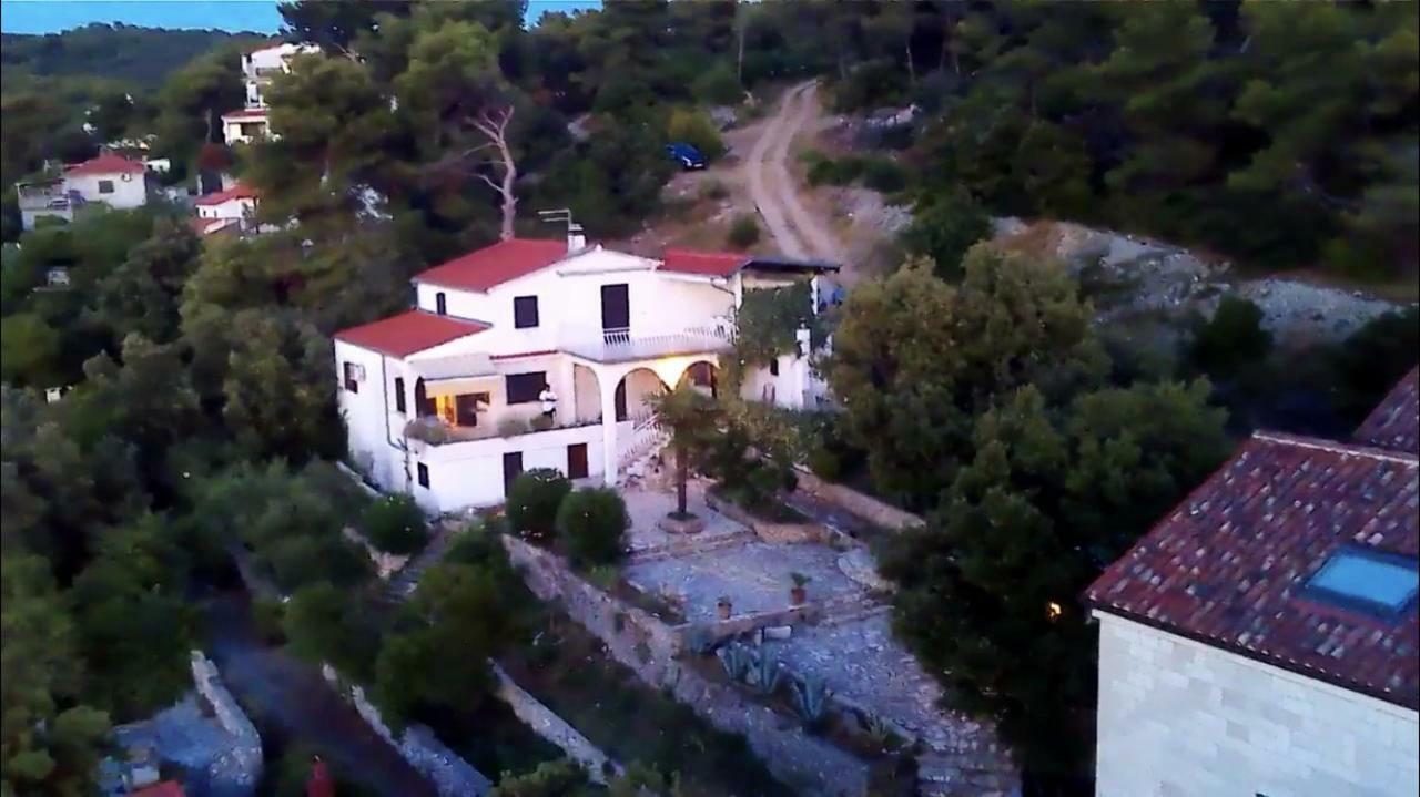Apartment In Maslinica 70M From The Sea Exteriér fotografie